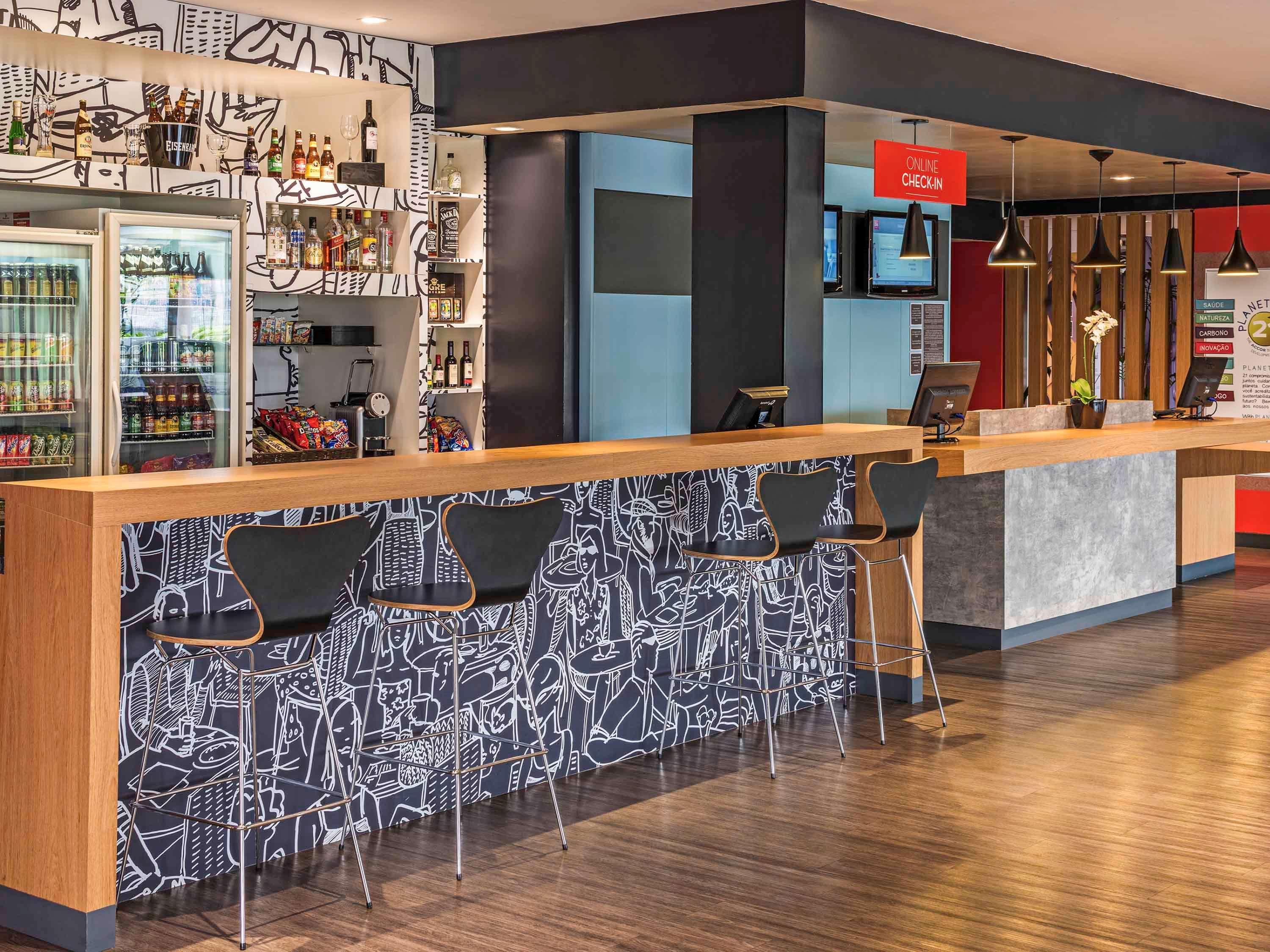 ホテル Ibis Curitiba Aeroporto São José dos Pinhais エクステリア 写真