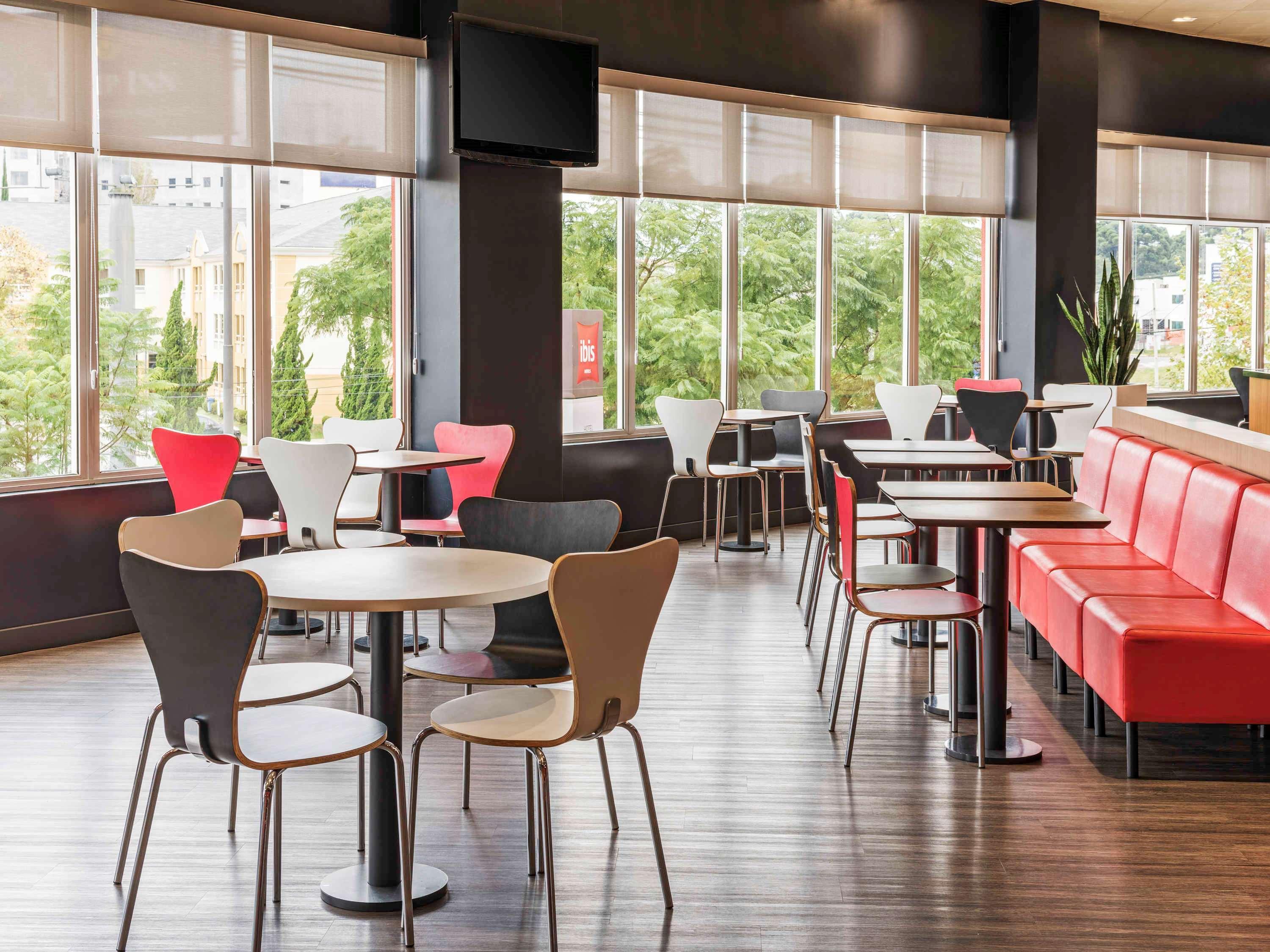 ホテル Ibis Curitiba Aeroporto São José dos Pinhais エクステリア 写真