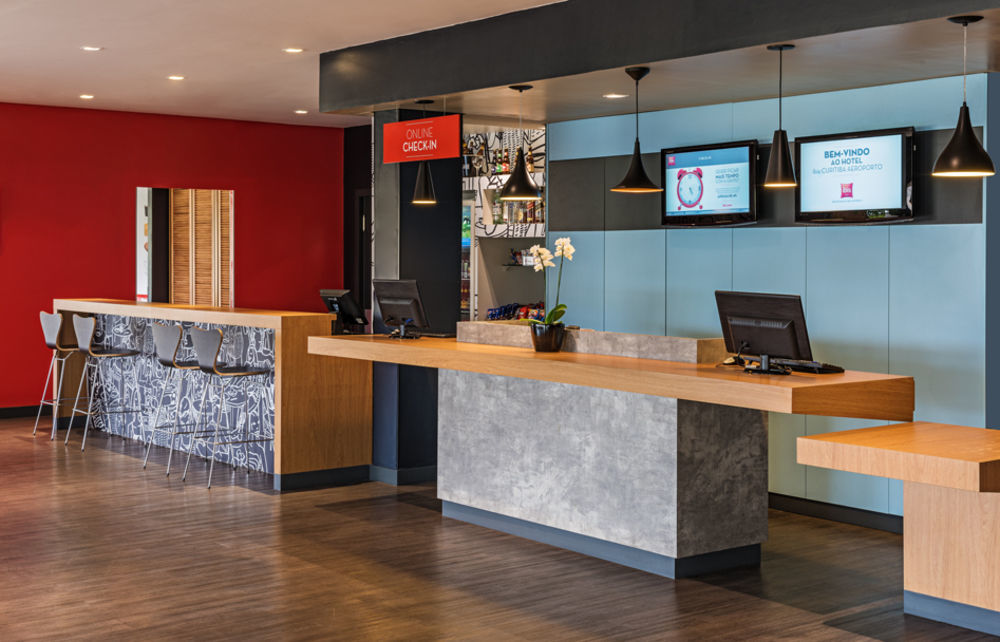 ホテル Ibis Curitiba Aeroporto São José dos Pinhais エクステリア 写真